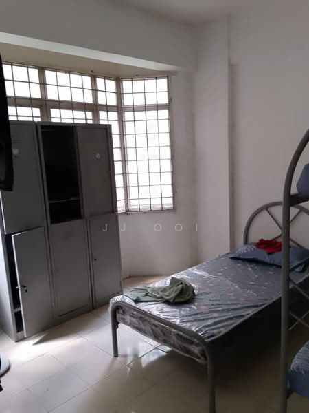 Pangsapuri untuk Dijual di Pangsapuri Villamas - JJ Ooi - Bedroom - PropertyGuru.com.my