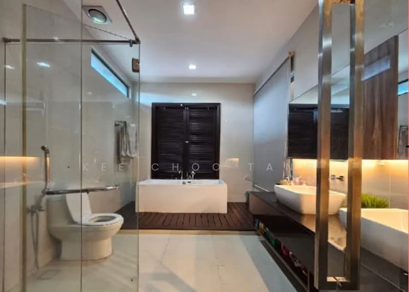 Bungalow House untuk Dijual di Sri Damai (Shah Alam) - Anjoe Tang - Bathroom - PropertyGuru.com.my