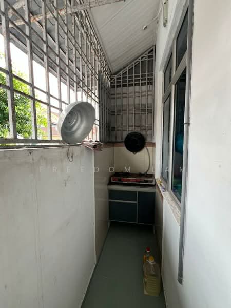 Taman Nusa Bestari untuk Untuk Dijual - RM 588,000, Mac 2026 - Wet Kitchen - PropertyGuru.com.my