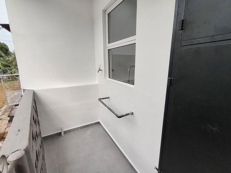 Rumah Teres 1-Tingkat untuk Dijual di Bukit Serindit (Melaka City) - Celine Chen - Balcony - PropertyGuru.com.my