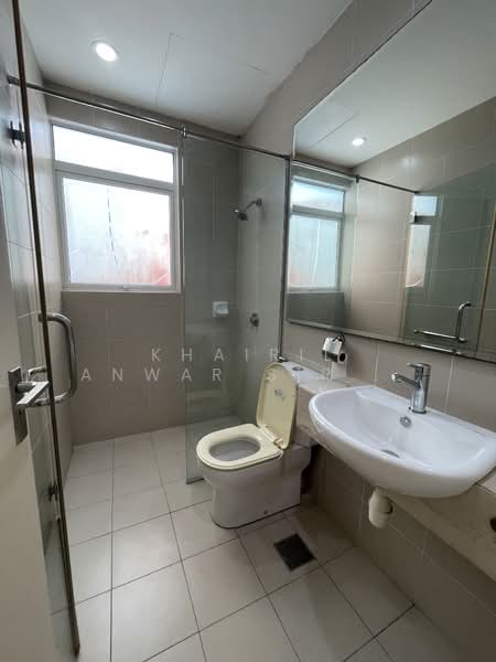 Condominium for Rent at Amaya Saujana - Khairil Anwar Sirajudin - Bathroom - PropertyGuru.com.my