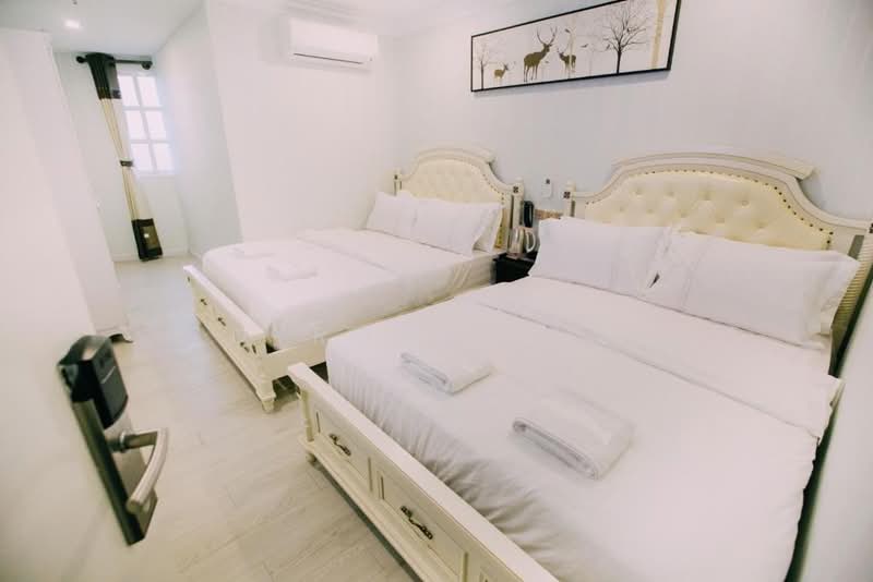 Hotel / Resort for Sale in KL City Centre (Kuala Lumpur) - Dyron Yong - Bedroom - PropertyGuru.com.my