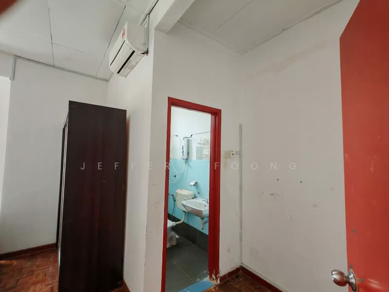 Taman Puncak Jalil untuk Untuk Disewa - RM 2,300 /bulan, Mac 2026 - Bathroom - PropertyGuru.com.my