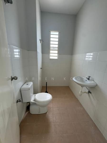 Taman Sungai Dua Utama untuk Untuk Dijual - RM 550,000, Mac 2026 - Master bedroom Bathroom - PropertyGuru.com.my