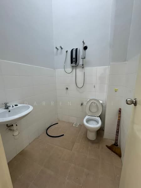 Taman Sungai Dua Utama untuk Untuk Dijual - RM 550,000, Mac 2026 - 1st floor Bathroom - PropertyGuru.com.my