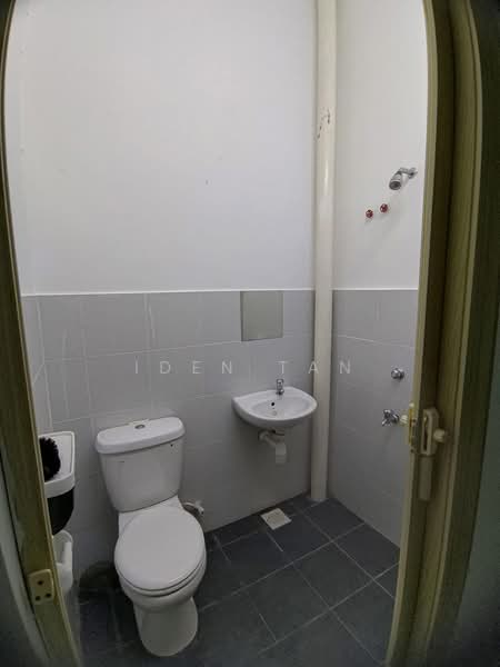 2-storey Terraced House for Sale in Taman Pulai Mutiara (Iskandar Puteri (Nusajaya)) - Iden Tan - Bathroom - PropertyGuru.com.my