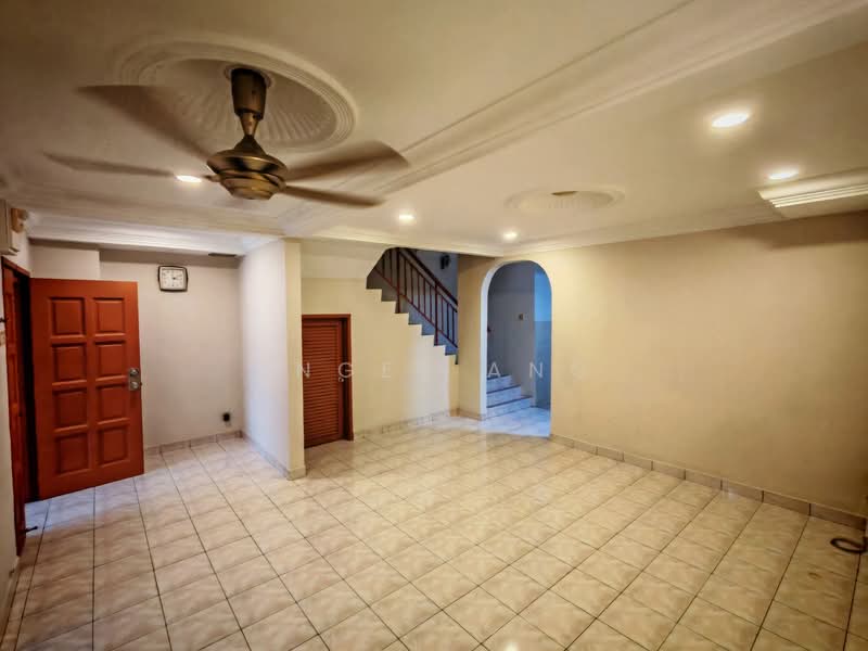 Bukit Rahman Putra untuk Untuk Dijual - RM 520,000, Mac 2026 - Living Room - PropertyGuru.com.my