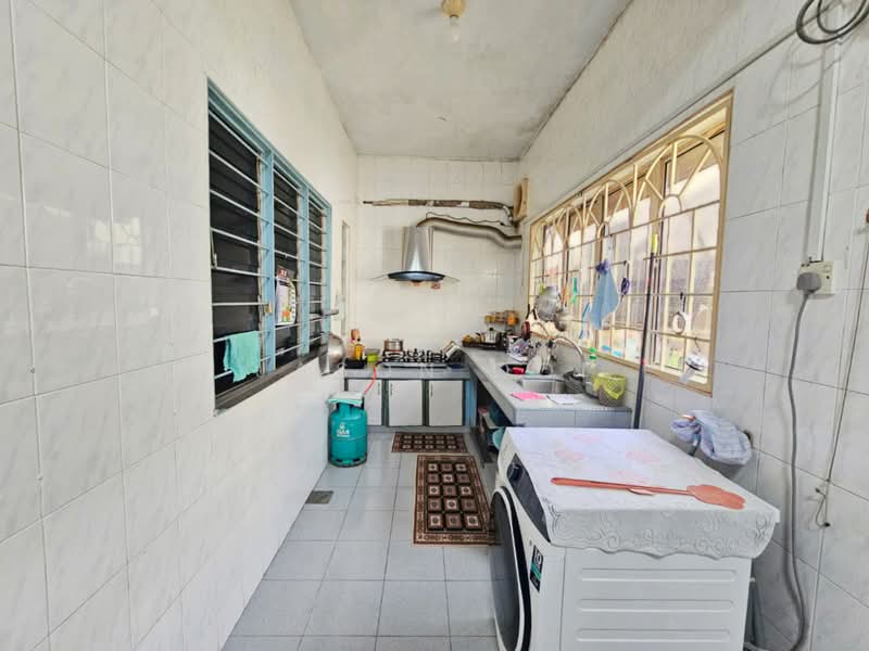 Rumah Teres 2 Tingkat untuk Dijual di Taman Bunga Negara (Shah Alam) - Jason Ooi - Kitchen - PropertyGuru.com.my
