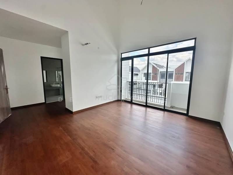 Rumah Berkembar untuk Dijual di Elmina (Shah Alam) - Derrick Ang - Living Room - PropertyGuru.com.my