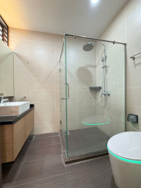 Bukit Kesenangan untuk Untuk Disewa - RM 15,000 /bulan, Mac 2026 - Bathroom - PropertyGuru.com.my