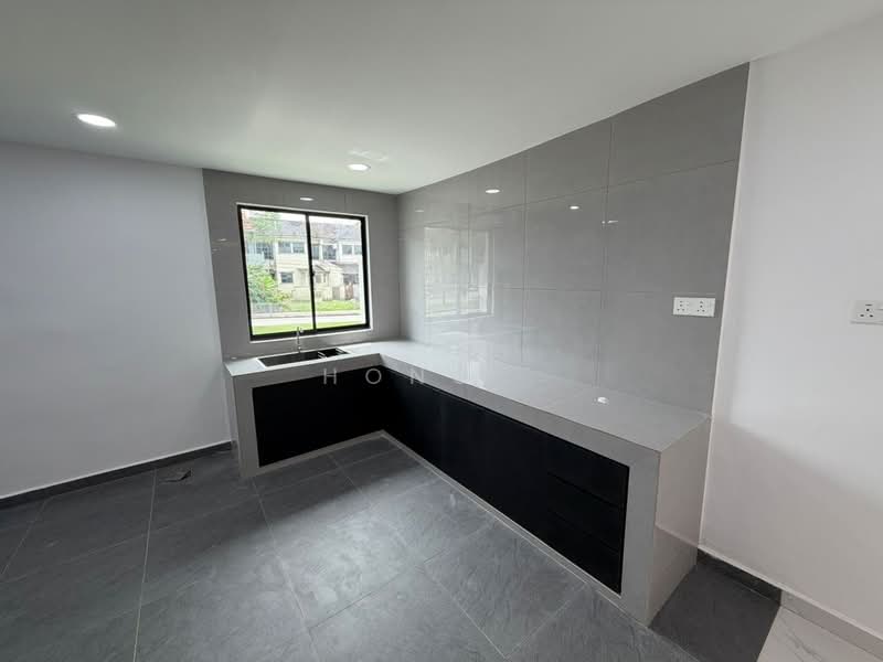 Taman Desa Cemerlang untuk Untuk Dijual - RM 678,000, Mac 2026 - Kitchen - PropertyGuru.com.my