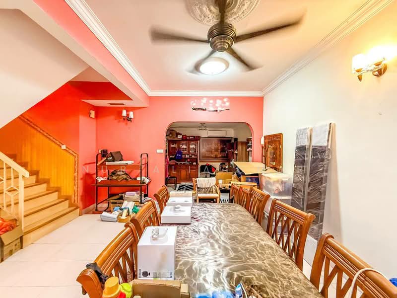 2-storey Terraced House for Sale in Shah Alam (Selangor) - Nur Alia Omar - Dining Room - PropertyGuru.com.my
