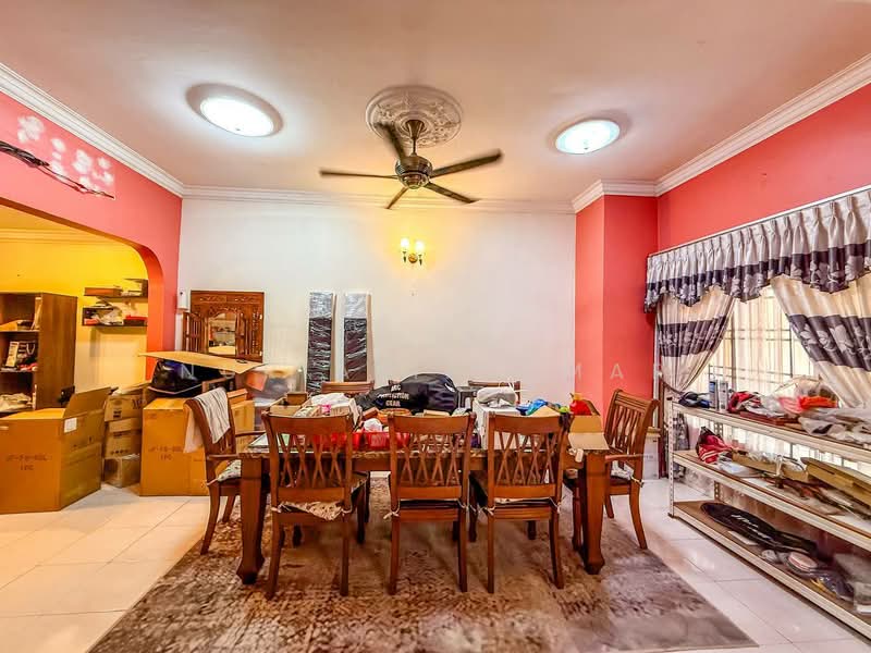 2-storey Terraced House for Sale in Shah Alam (Selangor) - Nur Alia Omar - Dining Room - PropertyGuru.com.my