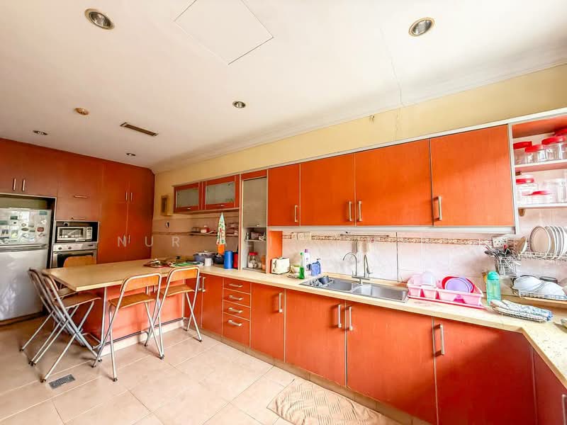 2-storey Terraced House for Sale in Shah Alam (Selangor) - Nur Alia Omar - Kitchen - PropertyGuru.com.my