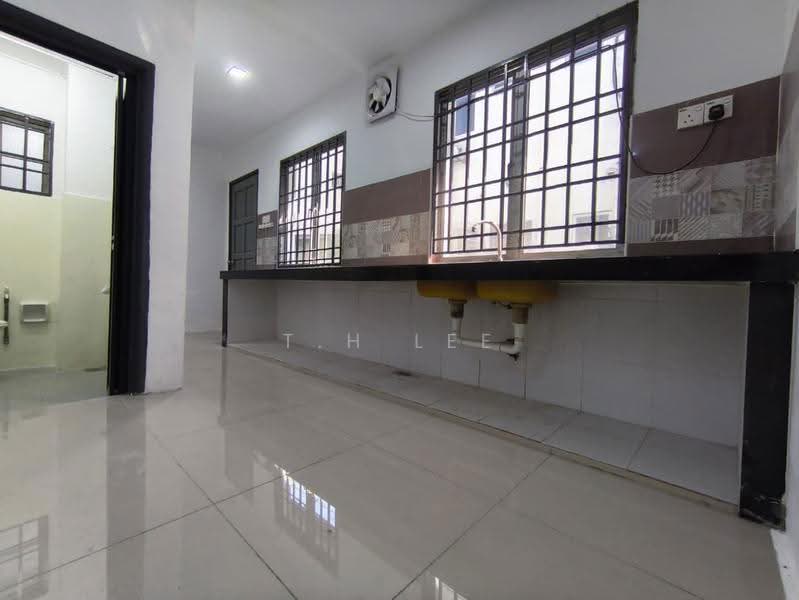 Terraced House for Sale in Bandar Puteri Klang (Klang) - T.H Lee - Kitchen - PropertyGuru.com.my