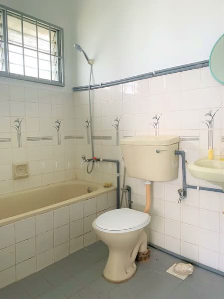 Metro Villa untuk Untuk Disewa - RM 1,400 /bulan, Mac 2026 - Bathroom - PropertyGuru.com.my