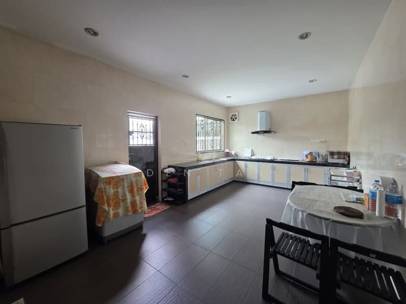Semi-Detached House for Sale in Taman Sutera Utama (Skudai) - Iden Tan - Kitchen - PropertyGuru.com.my