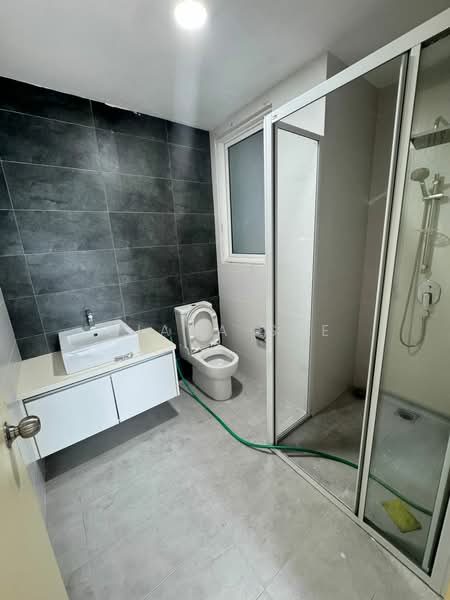Impiria Residensi Bukit Tinggi Klang untuk Untuk Disewa - RM 2,500 /bulan, Mac 2026 - Bathroom - PropertyGuru.com.my