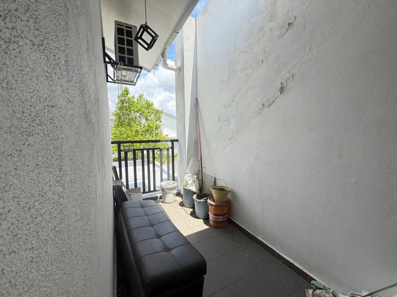 Semi-Detached House for Sale in Rawang (Selangor) - Tom Yip - Balcony - PropertyGuru.com.my