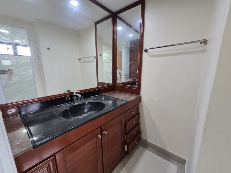 Condominium for Sale at Vista Kiara - Gwen Chan - Master bathroom - PropertyGuru.com.my