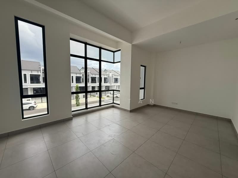 2-storey Terraced House for Sale in Setia Eco Cascadia (Tebrau) - Iden Tan - Living Room - PropertyGuru.com.my