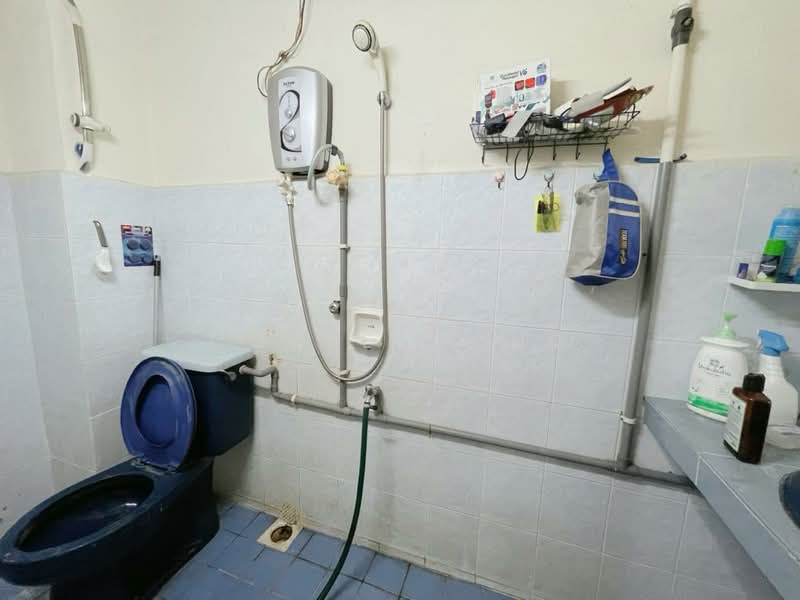 Sri Menjalara 62b, 2sty End Lot, 21x55, Freehold, Below Market, kepong untuk Untuk Dijual - RM 660,000, Mac 2026 - Bathroom - PropertyGuru.com.my