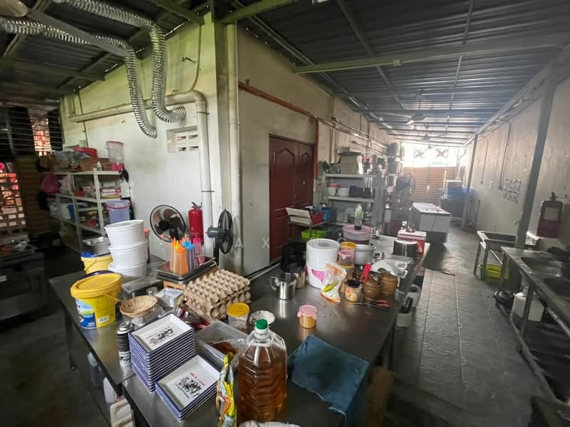 Georgetown Jalan Pahang Road Commercial Bunglow 4146sf untuk Untuk Disewa - RM 7,800 /bulan, Mac 2026 - Kitchen - PropertyGuru.com.my