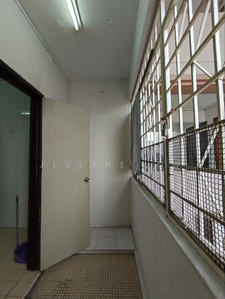 Apartment for Rent at Subang Perdana Goodyear Court 8 - Jeslyne Low - Corridor - PropertyGuru.com.my