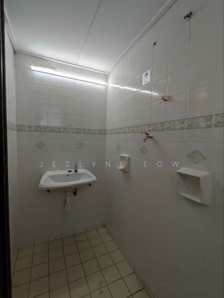 Apartment for Rent at Subang Perdana Goodyear Court 8 - Jeslyne Low - Bathroom - PropertyGuru.com.my