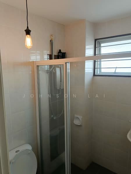 3-storey Terraced House for Sale in Seri Kembangan (Selangor) - Johnson Lai - Bathroom - PropertyGuru.com.my