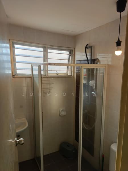 3-storey Terraced House for Sale in Seri Kembangan (Selangor) - Johnson Lai - Bathroom - PropertyGuru.com.my