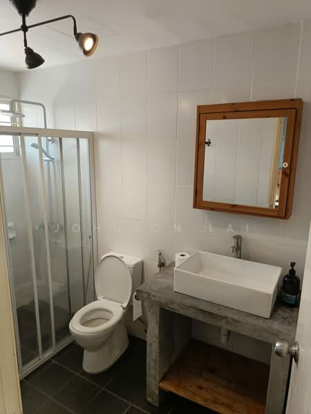 3-storey Terraced House for Sale in Seri Kembangan (Selangor) - Johnson Lai - Bathroom - PropertyGuru.com.my