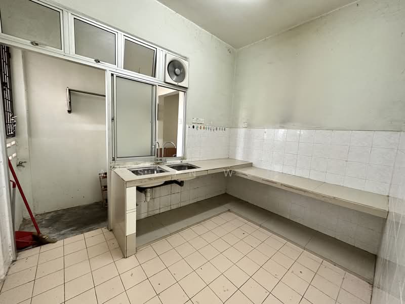 Apartment for Sale at Orchid @ Anggerik - Austin Wong - Kitchen - PropertyGuru.com.my