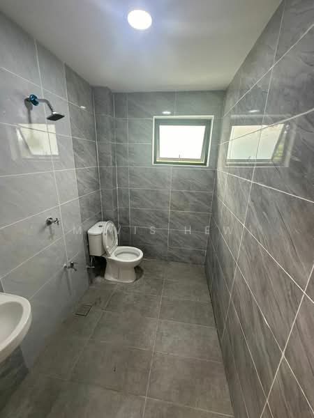 Flat for Sale at Bandar Selesa Jaya - Mavis Hew - Bathroom - PropertyGuru.com.my