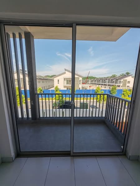 Terraced House for Sale in Rawang (Selangor) - Lau Ia Ein - Balcony - PropertyGuru.com.my