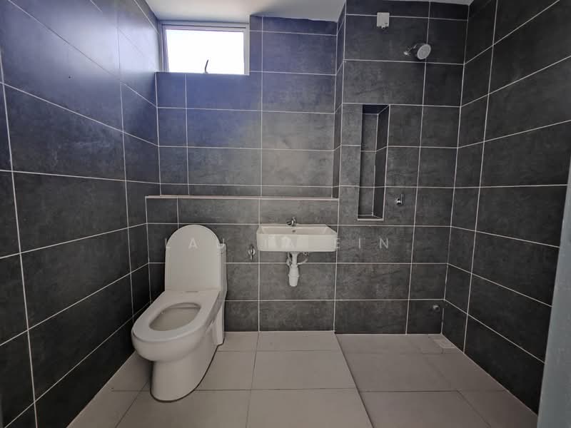 Terraced House for Sale in Rawang (Selangor) - Lau Ia Ein - Bathroom - PropertyGuru.com.my