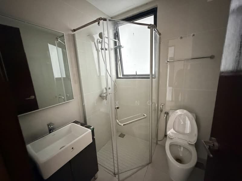 Kings Bay @ Country Garden Danga Bay untuk Untuk Dijual - RM 600,000, Mac 2026 - Bathroom - PropertyGuru.com.my