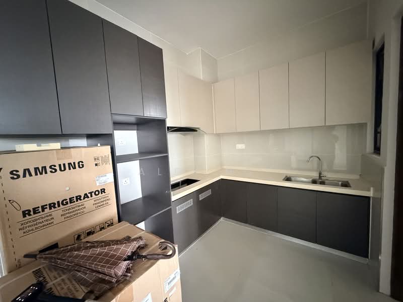 Kings Bay @ Country Garden Danga Bay untuk Untuk Dijual - RM 600,000, Mac 2026 - Kitchen - PropertyGuru.com.my