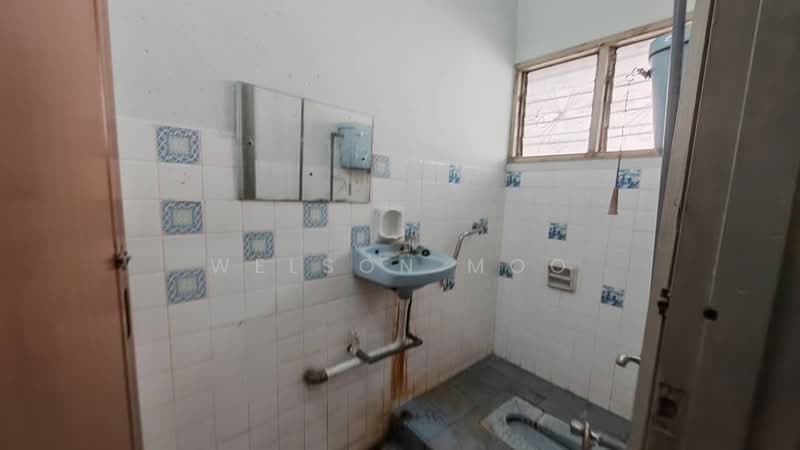 2-storey Terraced House for Sale in Taman Selayang Indah (Selayang) - Welson Moo - Bathroom - PropertyGuru.com.my