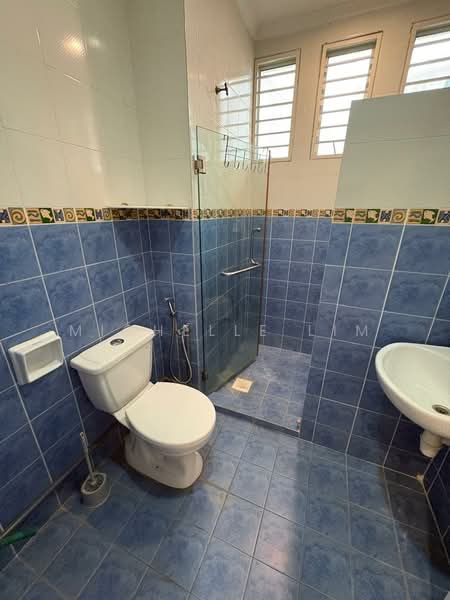 2.5-storey Terraced House for Sale in Taman Bukit Serdang (Seri Kembangan) - Michelle Lim - Bathroom - PropertyGuru.com.my