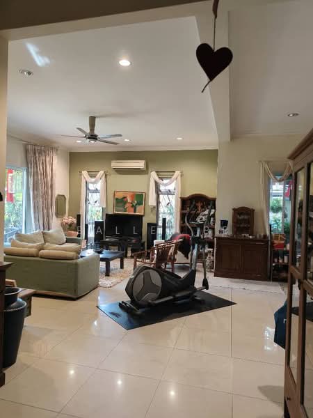 Kemuning Utama Permai untuk Untuk Dijual - RM 2,180,000, Mac 2026 - Living Room - PropertyGuru.com.my