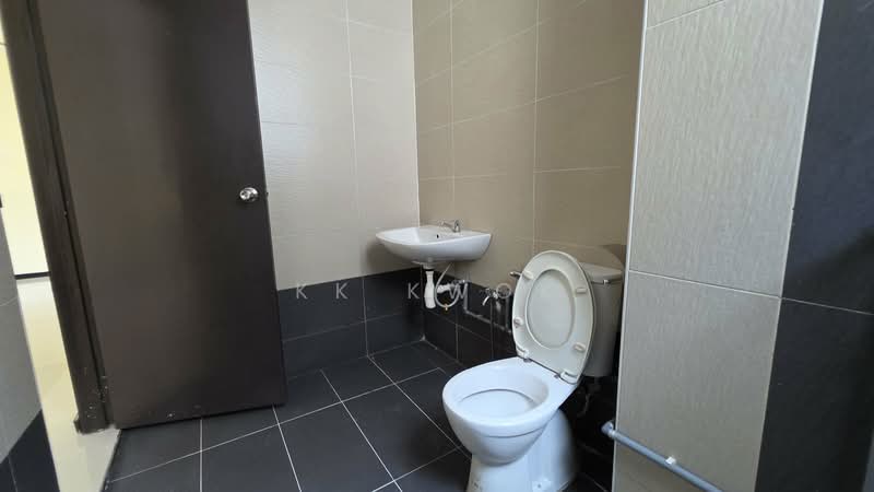 Semi-Detached House for Sale in Bayan Lepas (Penang) - KK Kwok - Bathroom - PropertyGuru.com.my