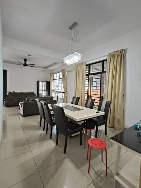 Cluster House for Sale in Setia Indah (Ulu Tiram) - Chen Shieh Yu - Living Room - PropertyGuru.com.my