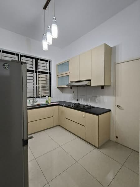 Cluster House for Sale in Setia Indah (Ulu Tiram) - Chen Shieh Yu - Kitchen - PropertyGuru.com.my