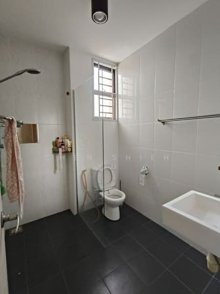 Cluster House for Sale in Setia Indah (Ulu Tiram) - Chen Shieh Yu - Bathroom - PropertyGuru.com.my