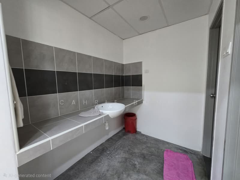 Shop / Office for Rent in Bandar Dato Onn (Tebrau) - Cahrie Bong - Bathroom - PropertyGuru.com.my