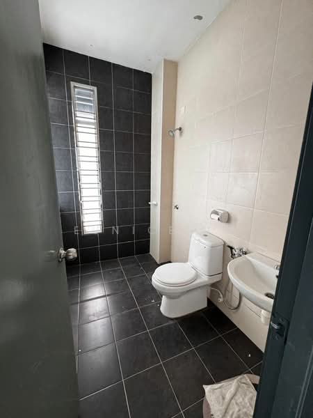 2-storey Terraced House for Rent in Kulai (Johor) - Eunice Ng - Bathroom - PropertyGuru.com.my