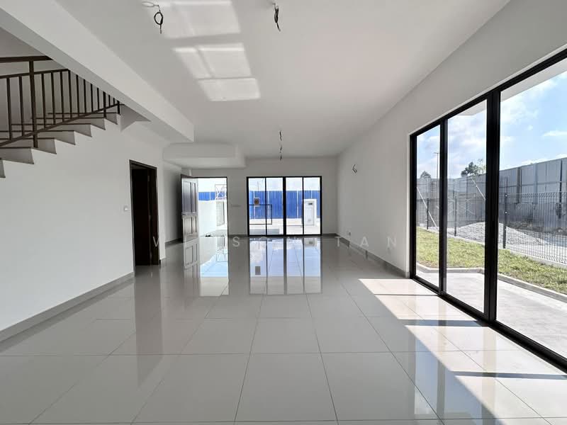 Amverton Hills untuk Untuk Dijual - RM 799,000, Mac 2026 - Living Room - PropertyGuru.com.my
