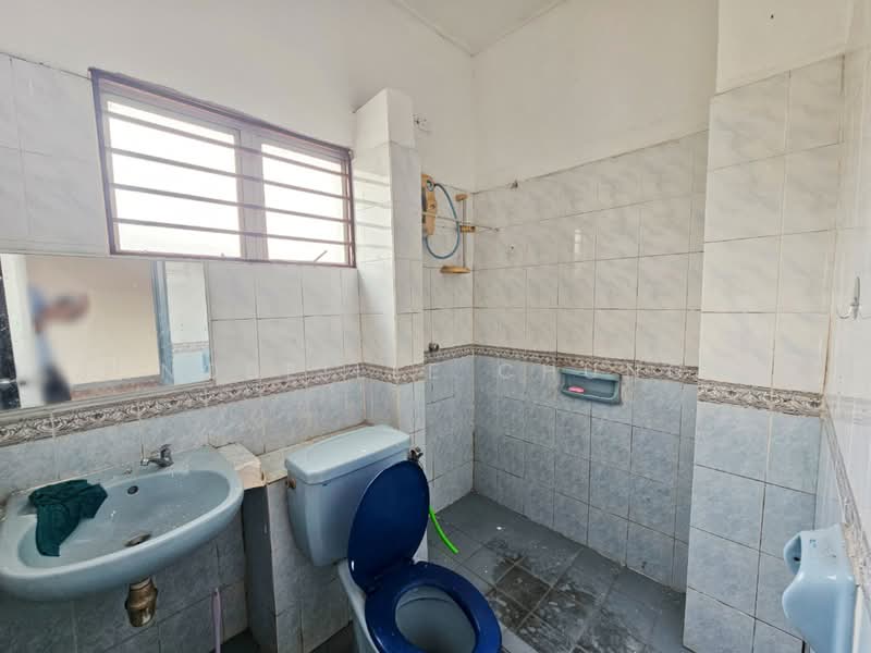 Putra Indah, Putra Bahagia, Putra Heights, Subang Jaya untuk Untuk Dijual - RM 770,000, Mac 2026 - Bathroom - PropertyGuru.com.my