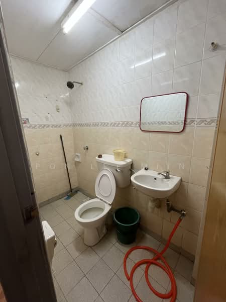 Bandar Damai Perdana untuk Untuk Disewa - RM 1,600 /bulan, Mac 2026 - Bathroom - PropertyGuru.com.my